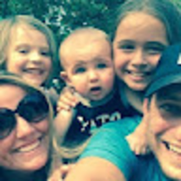 Meet your Posher, Lauren - Picture 1 of 1